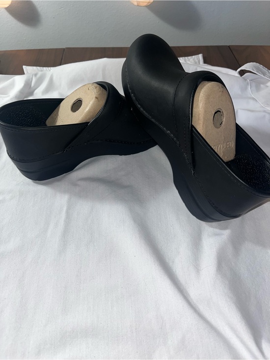 Dansko Shoes - Dansko Clogs